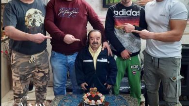 اختلاف قد عجیب اسدالله یکتا بازیگر و هنرمند ایرانی با پسرانش اختلاف قد اسدالله یکتا با فرزندانش