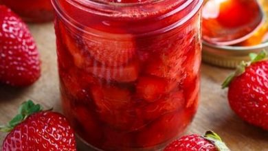 آموزش دستور پخت و طرز تهیه خورشت توت فرنگی خوشمزه و مجلسی توت فرنگی