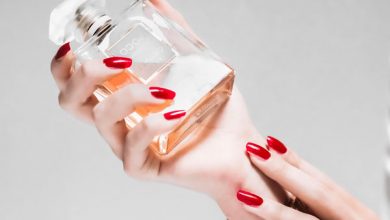 بهترین روش عطر زدن خانم هایی که همیشه بوی خوب میدهند ماندگاری عطر