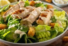 طرز تهیه سالاد سزار به خوشمزگیه رستوران ها روش درست کردن سالاد سزار