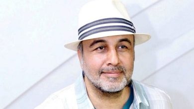 عکس رضا عطاران و بادیگارد هایش در مراسم ختم پدرش بیوگرافی رضا عطاران