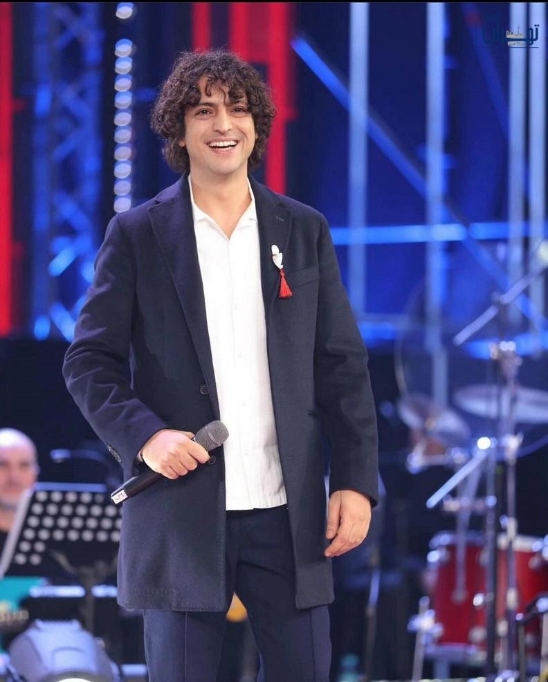 تانر اولمز در سریال «جزر و مد» (Medcezir) تانر اولمز در سریال «جزر و مد» (Medcezir)