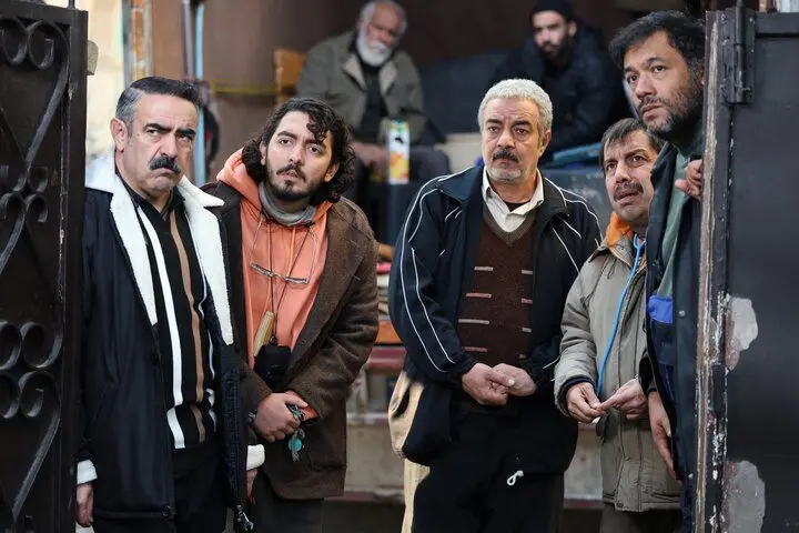 سازندگان و عوامل سریال اسباب زحمت
